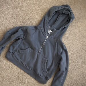 Cropped hoodie